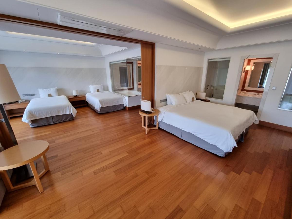 Pinegrove Hotel Gimhae Esterno foto