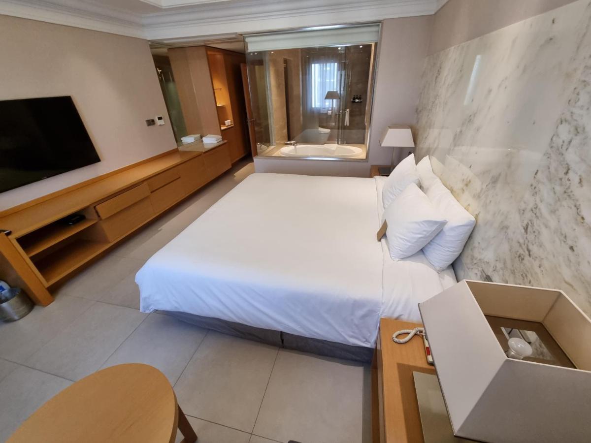 Pinegrove Hotel Gimhae Esterno foto
