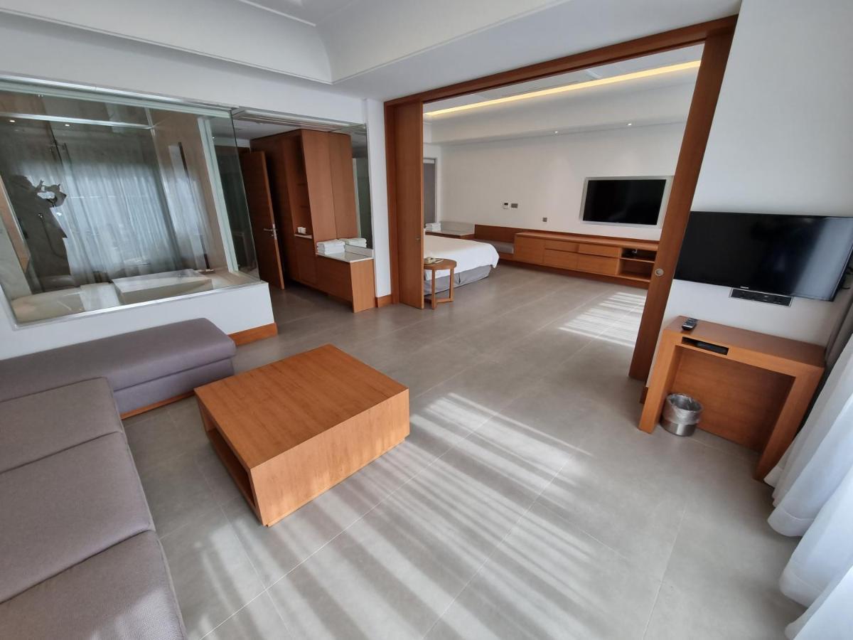 Pinegrove Hotel Gimhae Esterno foto