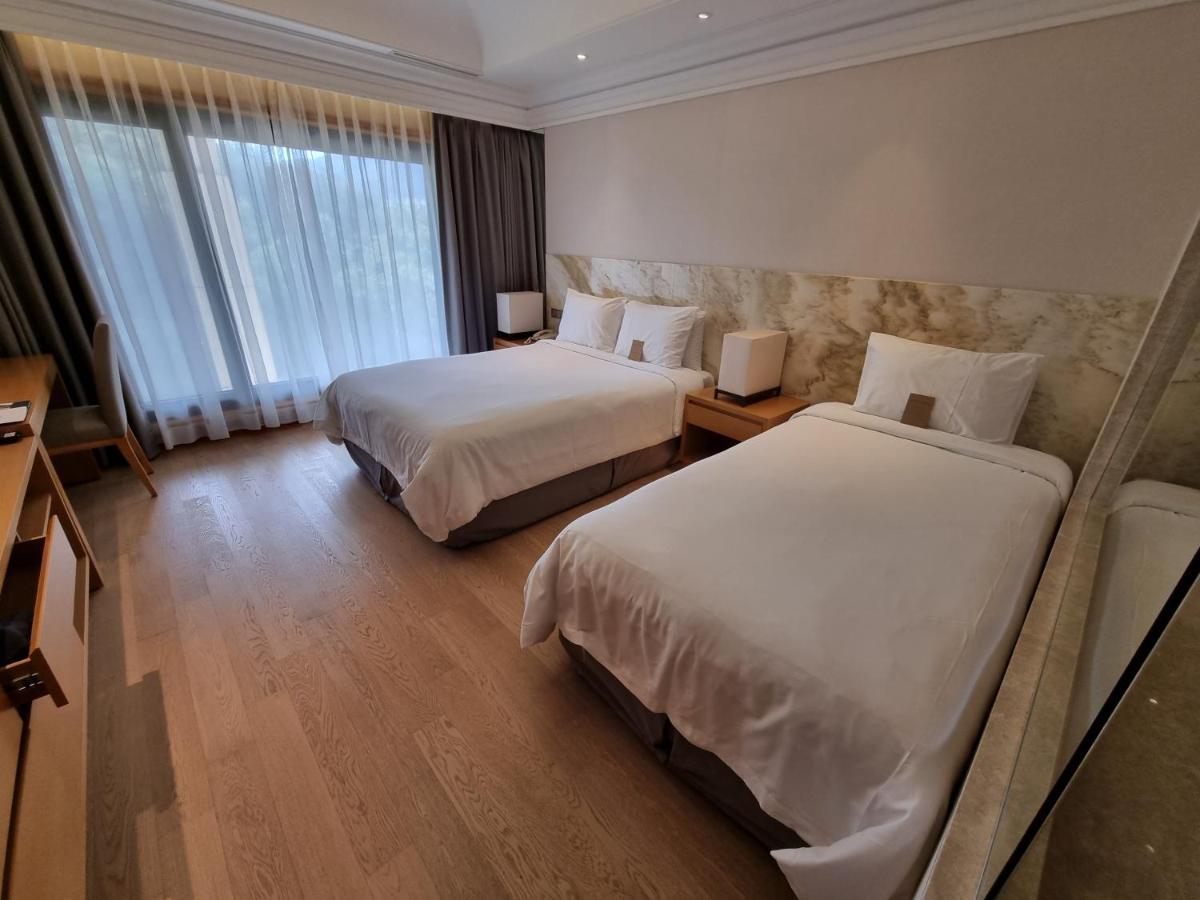 Pinegrove Hotel Gimhae Esterno foto