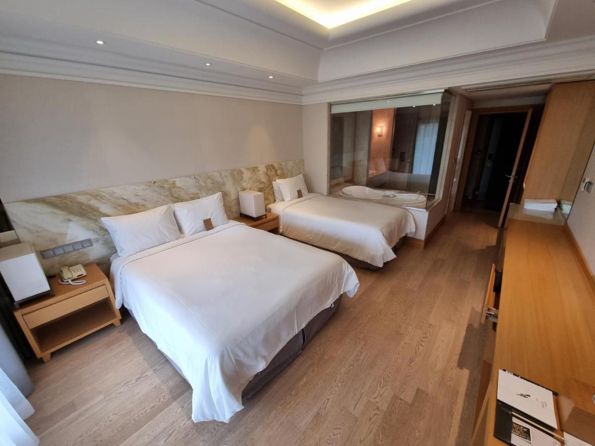 Pinegrove Hotel Gimhae Esterno foto